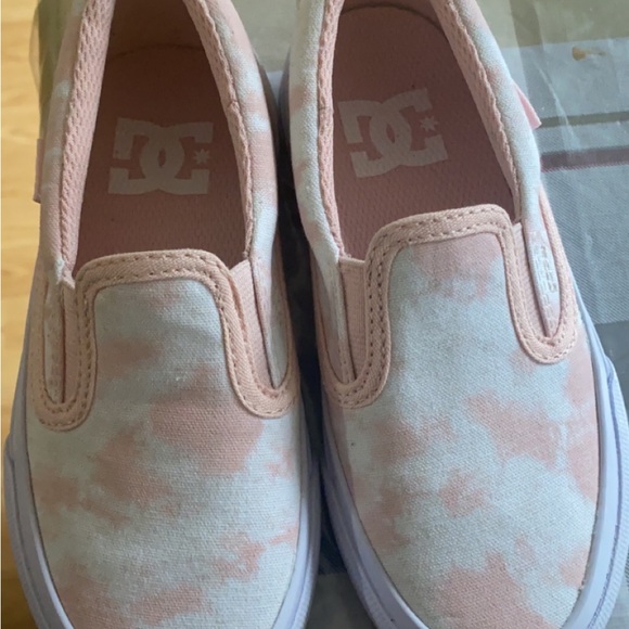 Girls size 11 DC slip on. Brand new from Designer Shoe Warehouse. - Picture 4 of 6